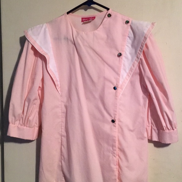 Cute dressy blouse ! - Picture 1 of 2